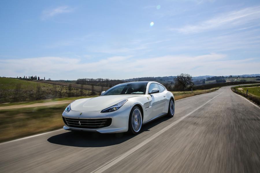  Ferrari GTC4Lusso T 2016 года  (фото 28 из 37)